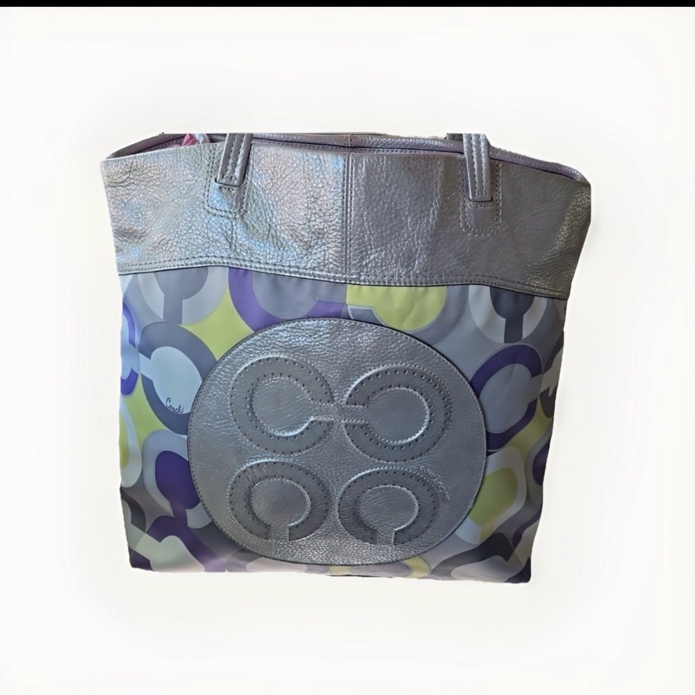Collectible Vintage 2010 COACH Julia OP Art Signature no hang🔖